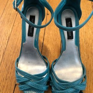 WHITE HOUSE BLACK MARKET HEELS - SIZE 7M, TEAL